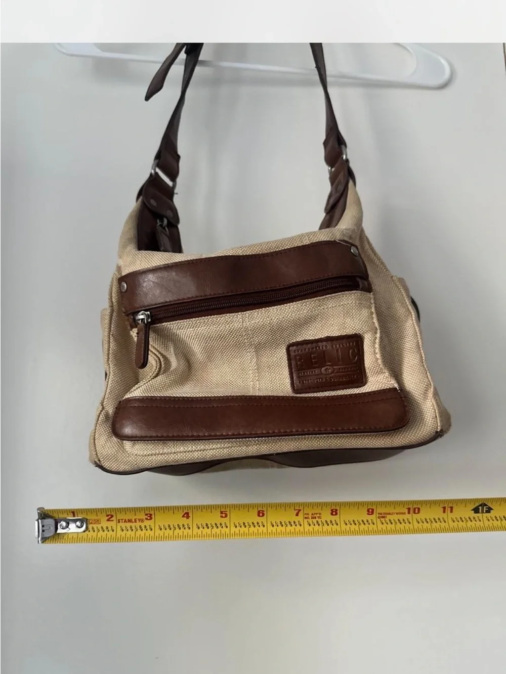 Relic canvas messenger